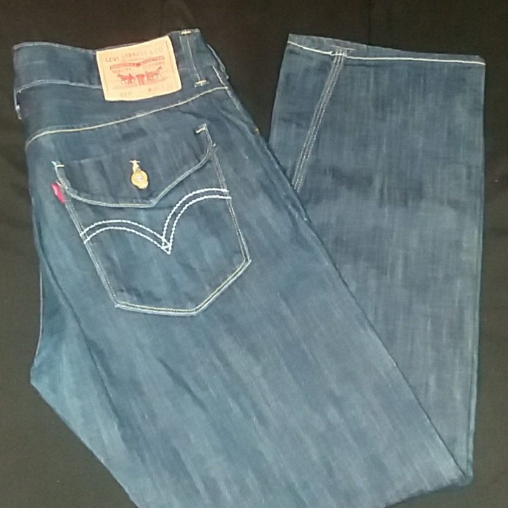 Men's darkwash Levis NWOT